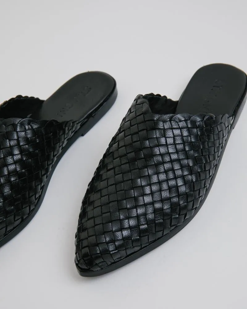 Caio Woven Flat in Black