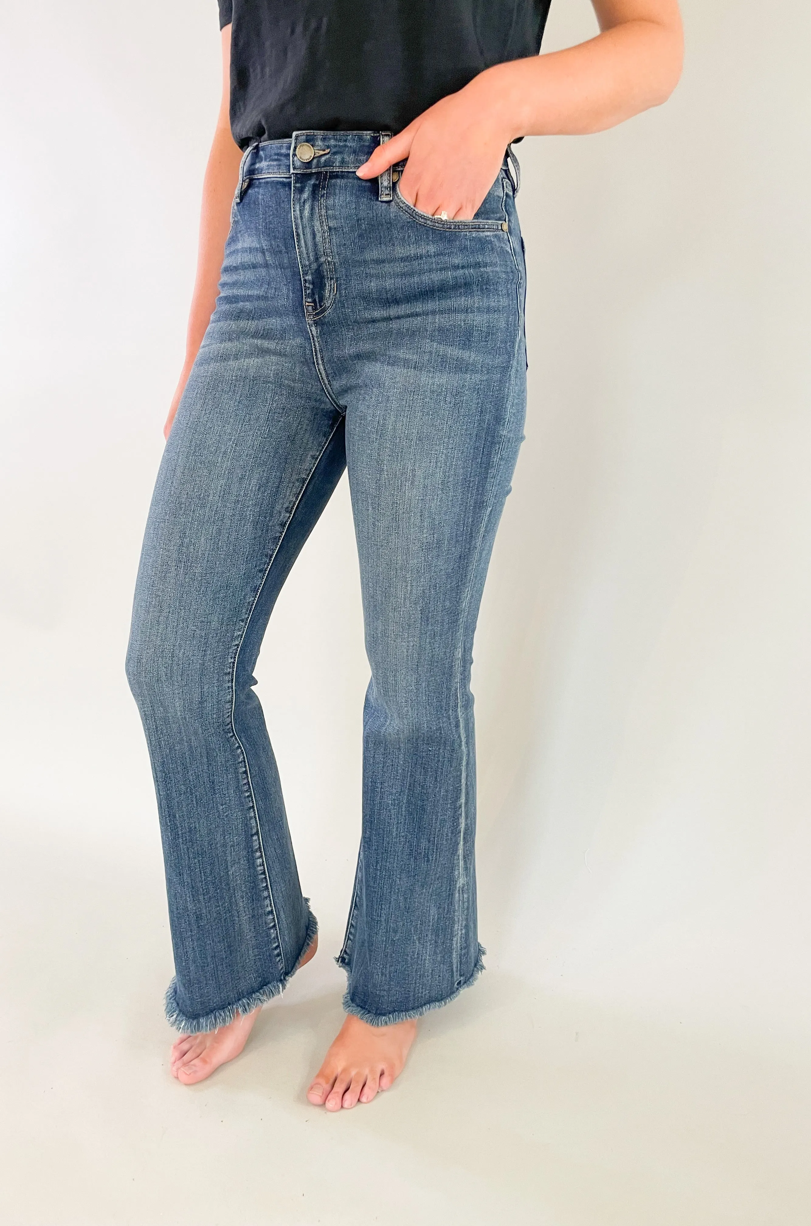 Hannah Super Flare w/Frayed Hem 32" Inseam