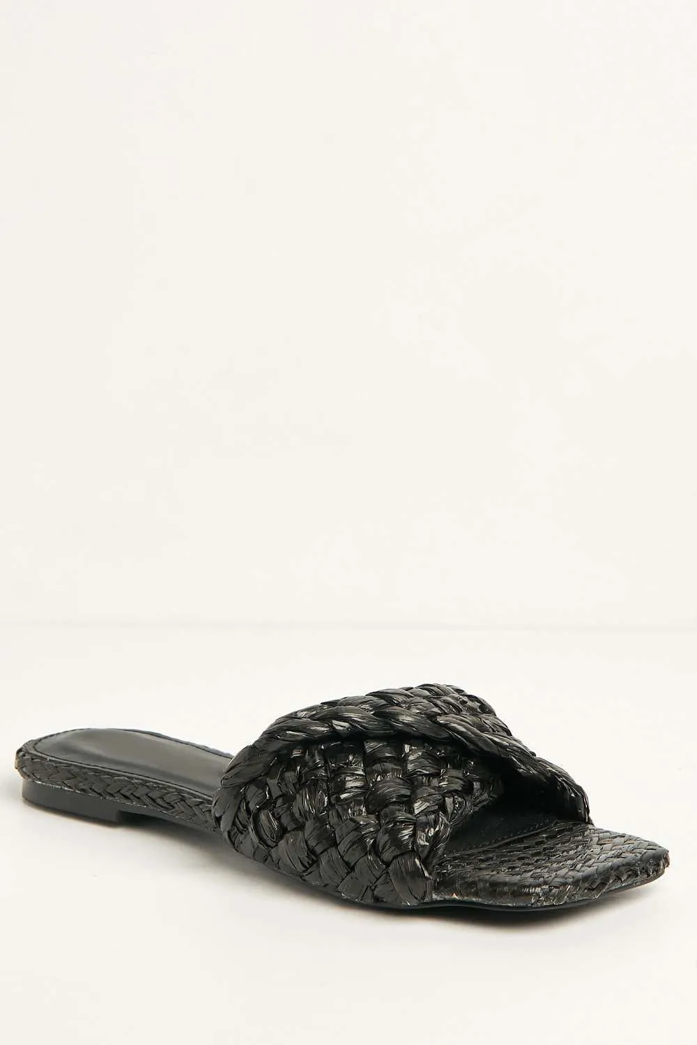 Solya Plaited Raffia Sliders in Black