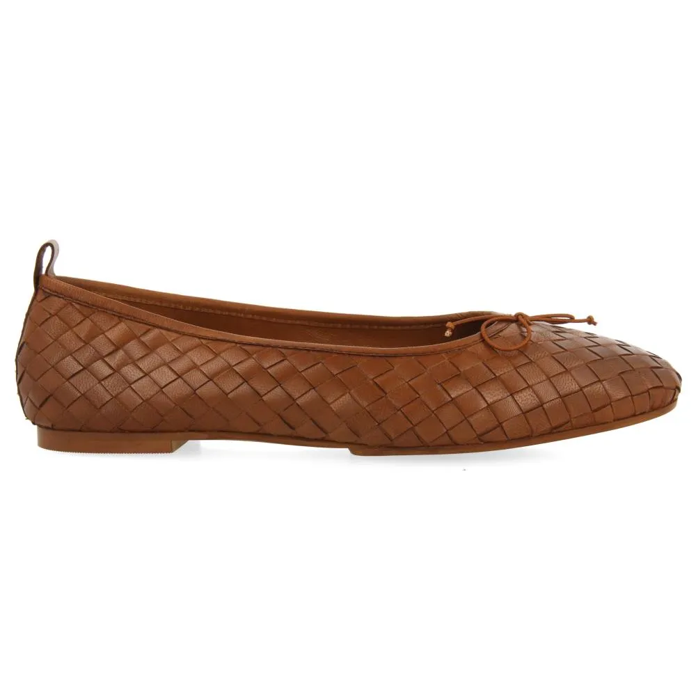 Tan woven leather super soft moccasins ballerinas